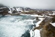 冰封岩溜斷，雪壓砌松欹